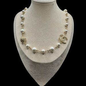 CHANEL Gold Pearl Necklace